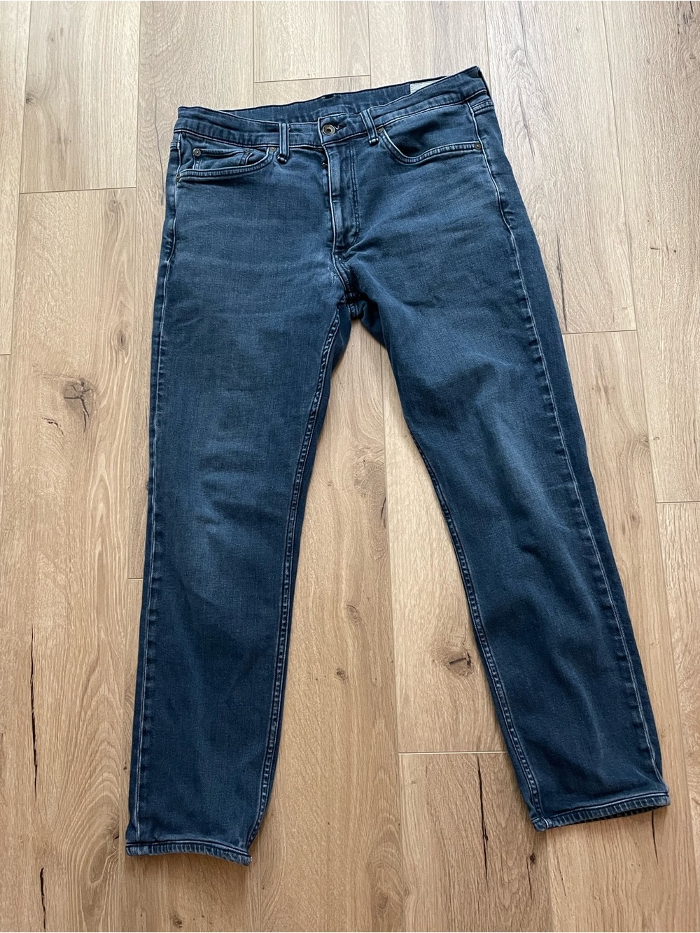 Rag and bone New York slim fit denim jeans 33x27.5” good condition